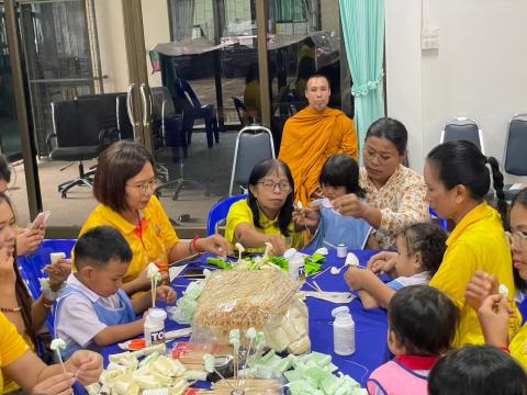 โครงการส่งเสริมอาชีพการทำดอกไม้จันทน์