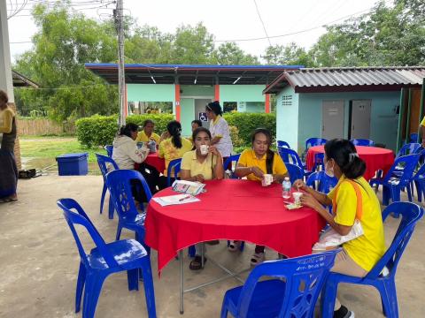 โครงการส่งเสริมอาชีพการทำดอกไม้จันทน์