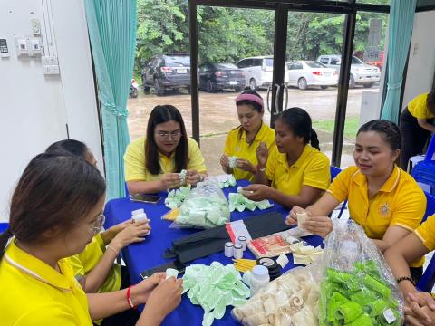 โครงการส่งเสริมอาชีพการทำดอกไม้จันทน์