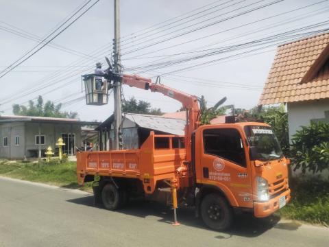 ประมวลภาพการลงพื้นที่ซ่อมไฟฟ้าส่องสว่าง