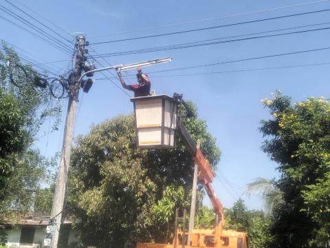 ประมวลภาพการลงพื้นที่ซ่อมไฟฟ้าส่องสว่าง