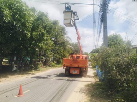ประมวลภาพการลงพื้นที่ซ่อมไฟฟ้าส่องสว่าง