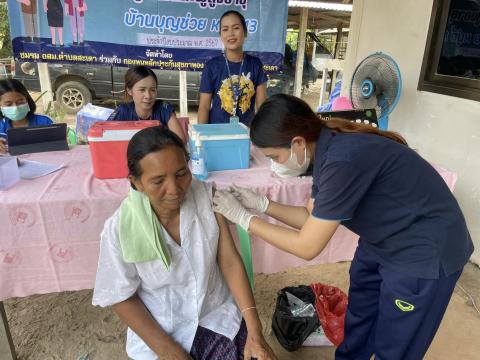 โครงการป้องกันและให้ความรู้เรื่องโรคที่ป้องกันได้ด้วยวัคซีน ม.13
